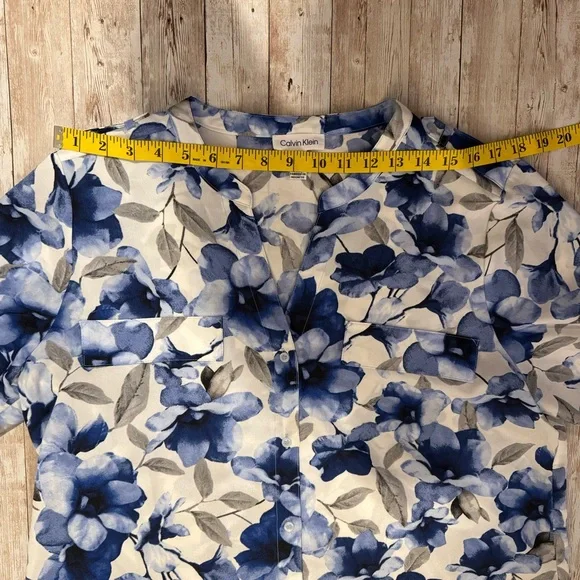 Calvin Klein Blue and White Floral Blouse - Picture 6 of 11